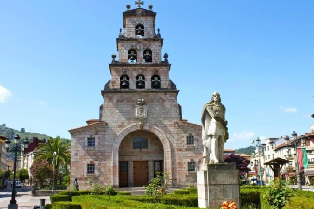 Plaza Central Cangas De Onis Exterior photo
